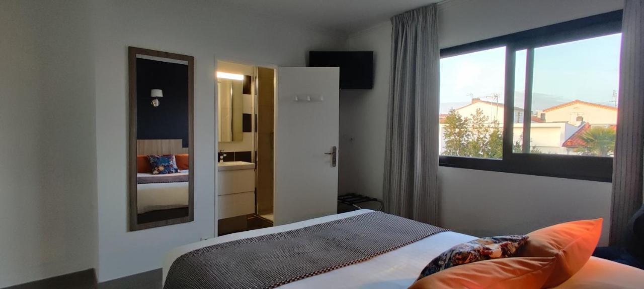 Logis Hotel Les Bleuets Royan Eksteriør billede