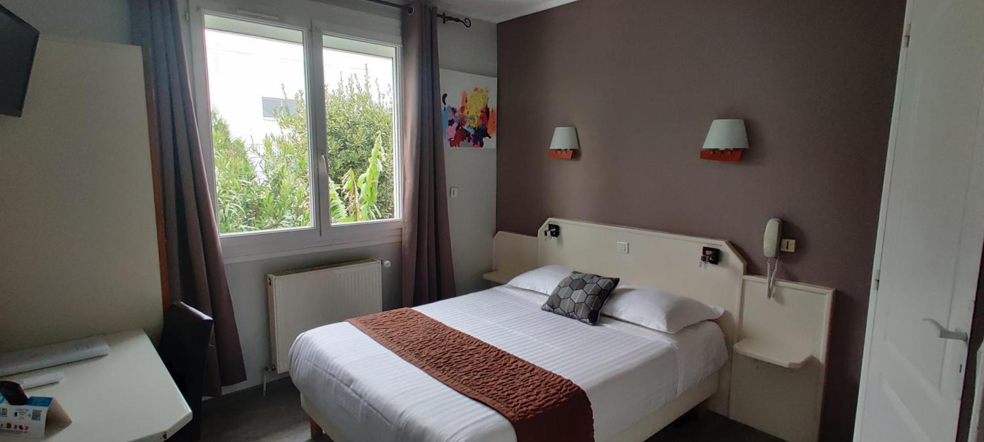 Logis Hotel Les Bleuets Royan Eksteriør billede
