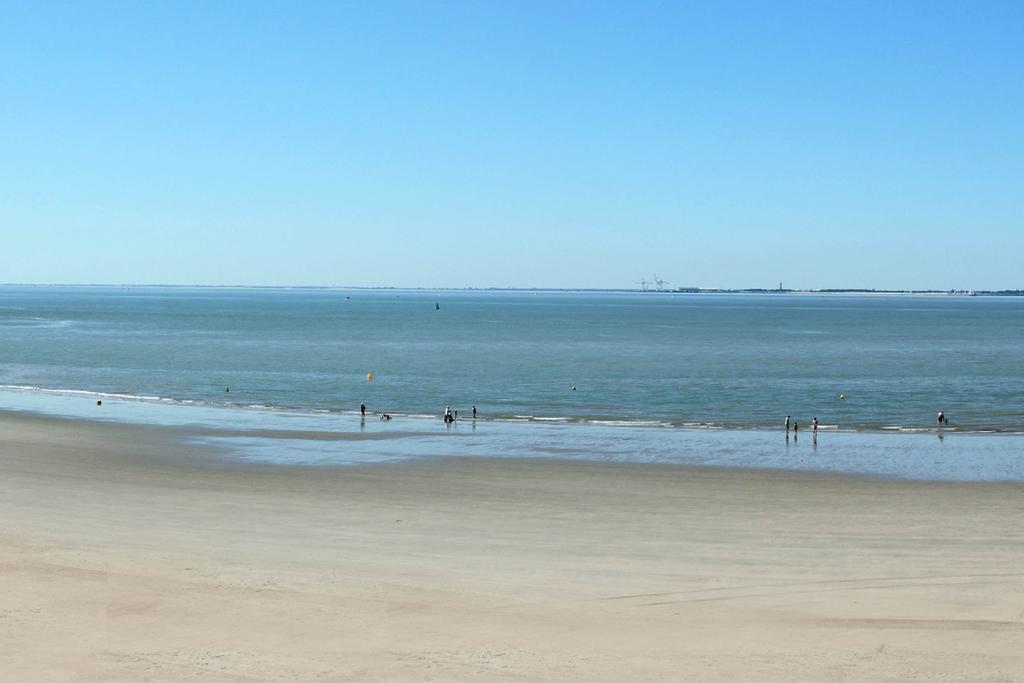 Logis Hotel Les Bleuets Royan Eksteriør billede